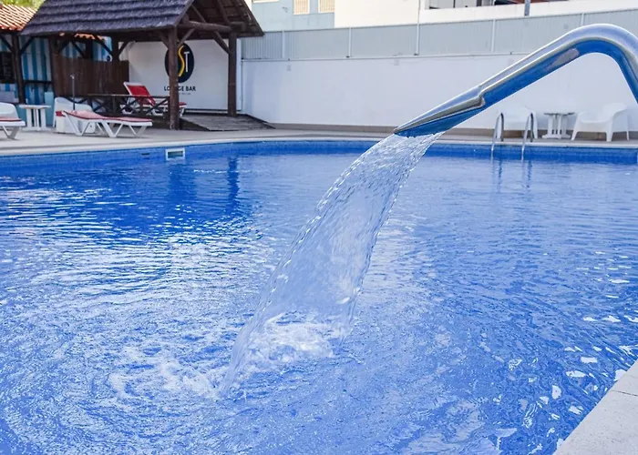 Lovely Gaivota Mar Da Rocha With Pool Portimão