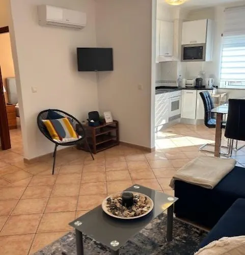 Lovely Gaivota Mar Da Rocha With Pool