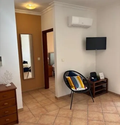 Lovely Gaivota Mar Da Rocha With Pool Portimão