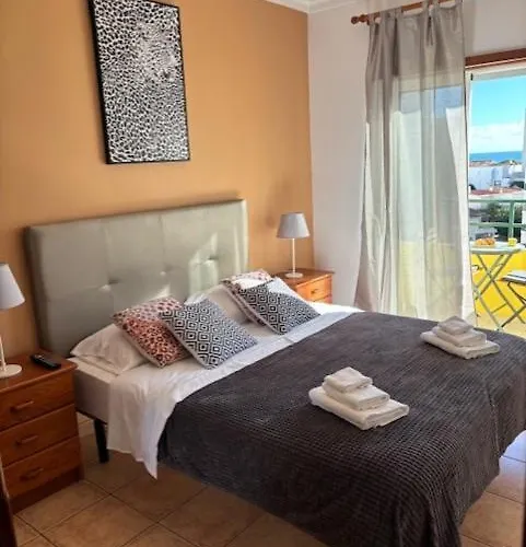 Lovely Gaivota Mar Da Rocha With Pool